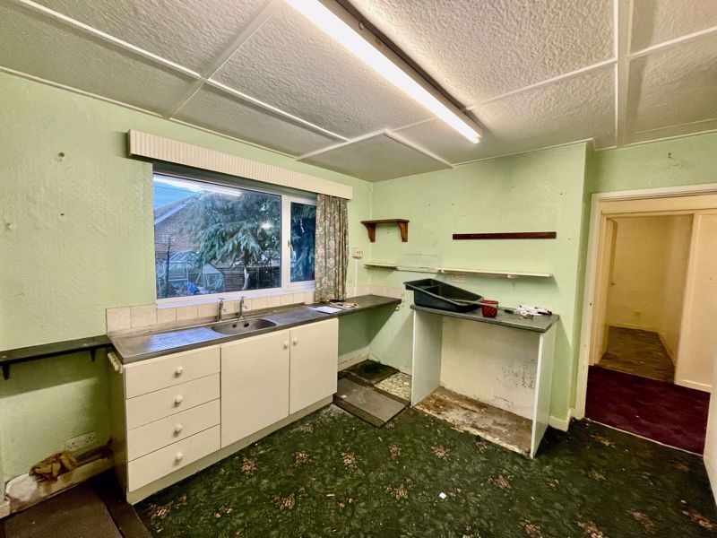 Kitchen- click for photo gallery